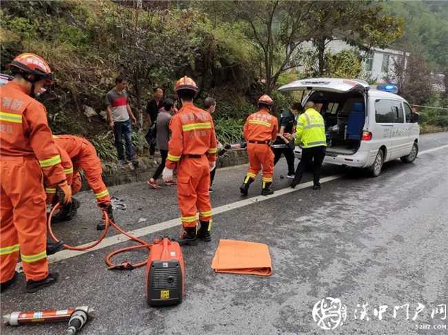 西乡“四位一体”联动救援显成效 快速破拆救援一名受伤老人