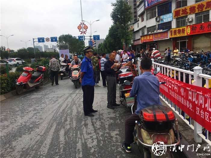 汉台区东关街道办事处迁移新桥马路劳务市场，告别安全隐患