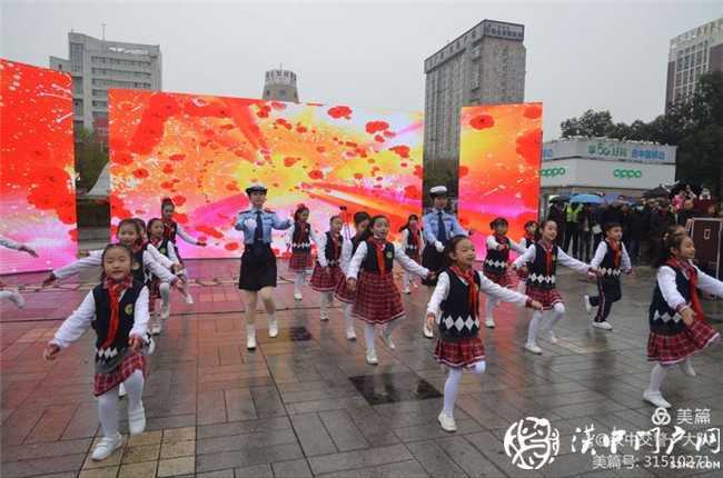 汉中交警一大队热热闹闹唱响交通安全宣传日