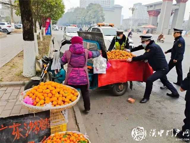 拒绝“添堵”！汉中交警一大队重拳整治“马路市场”