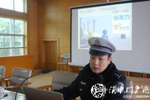 今天，交警为外卖小哥点了份“交通安全餐”