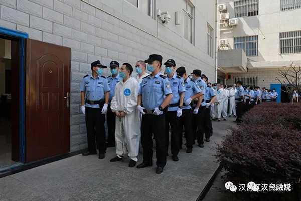 汉台区人民法院公开宣判张世衡等23名被告人涉黑案件