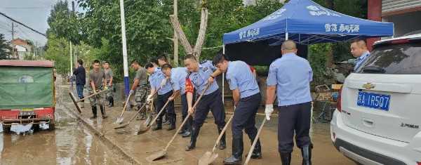 暴雨过后，宁强全城清淤正忙！