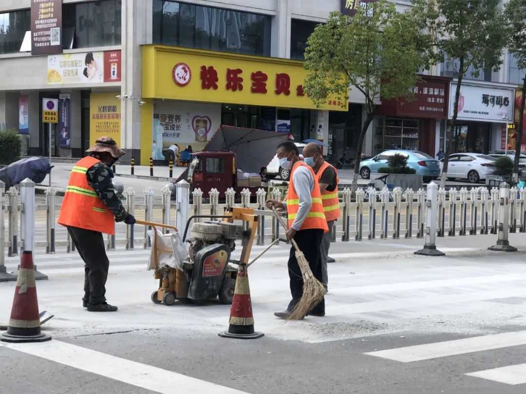 堵！堵！堵！雨天晴天都堵车，这里咋回事？