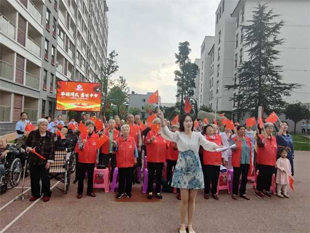 举国同庆 盛世中华丨褒国康乐园祝福祖国72周年生日！