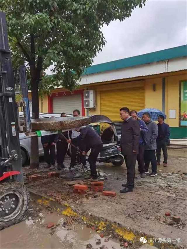 宁强县大安境内施工地挖出一座古碑