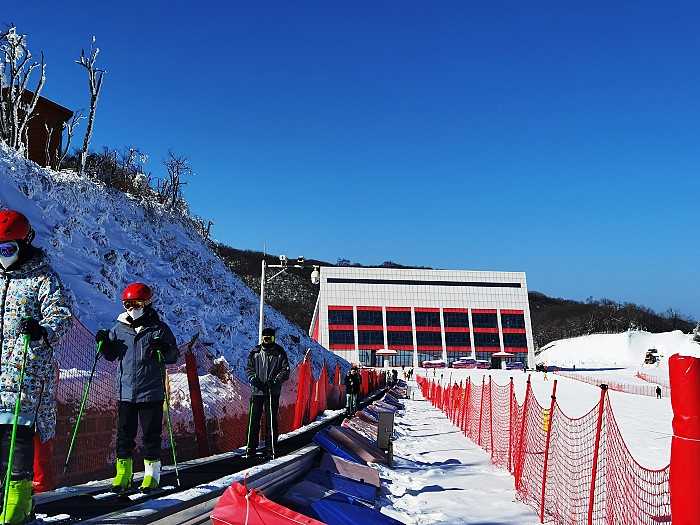 022汉中冰雪嘉年华南郑分会场暨龙头山第四届云端冰雪节今日启动"