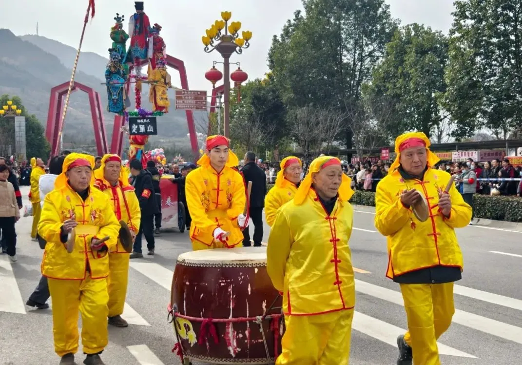 我们的节日·欢乐中国年丨南郑社火娃娃登台 千年民俗绽放新彩