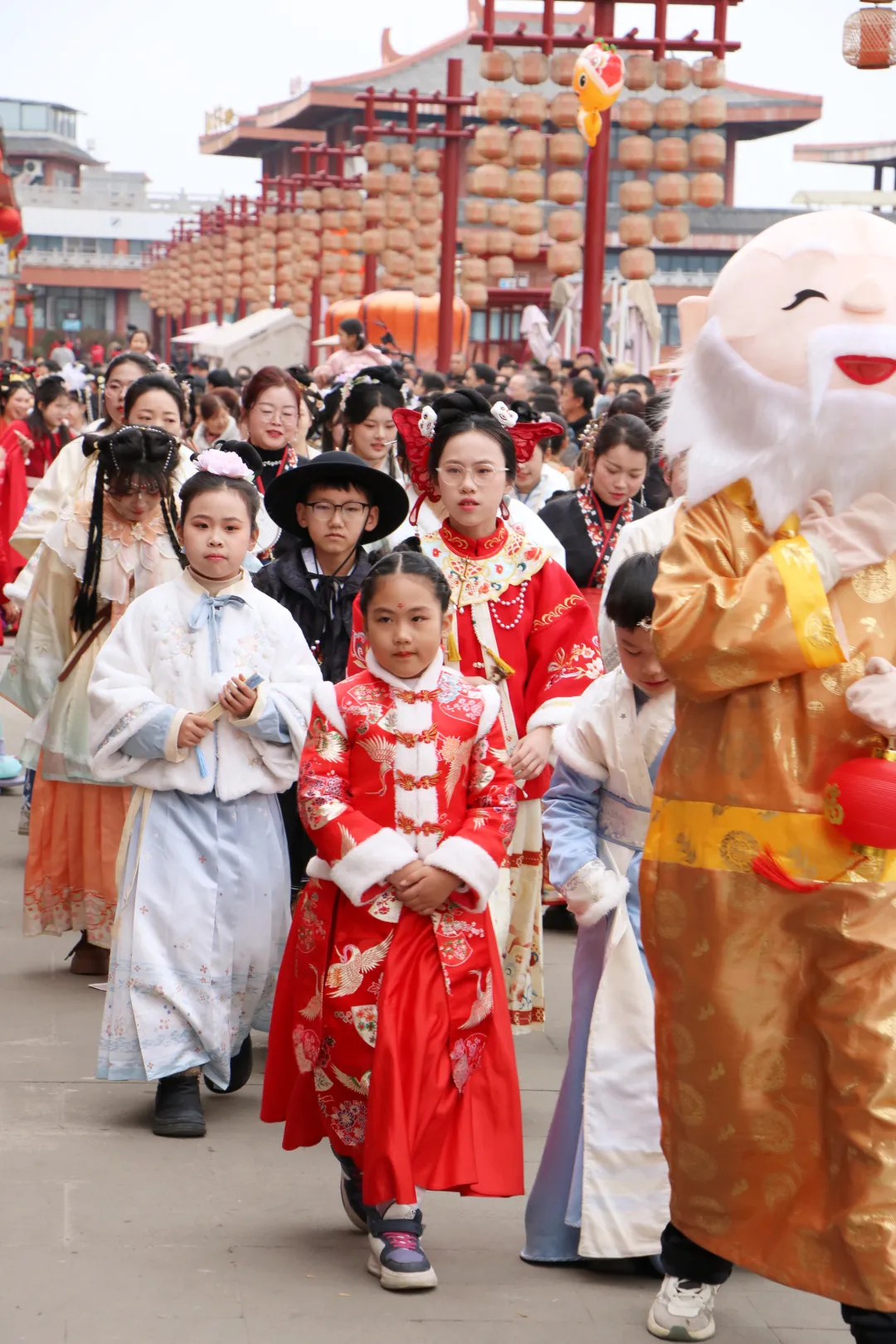 我们的节日·欢乐中国年丨西乡：汉服巡游！太！惊！艳！