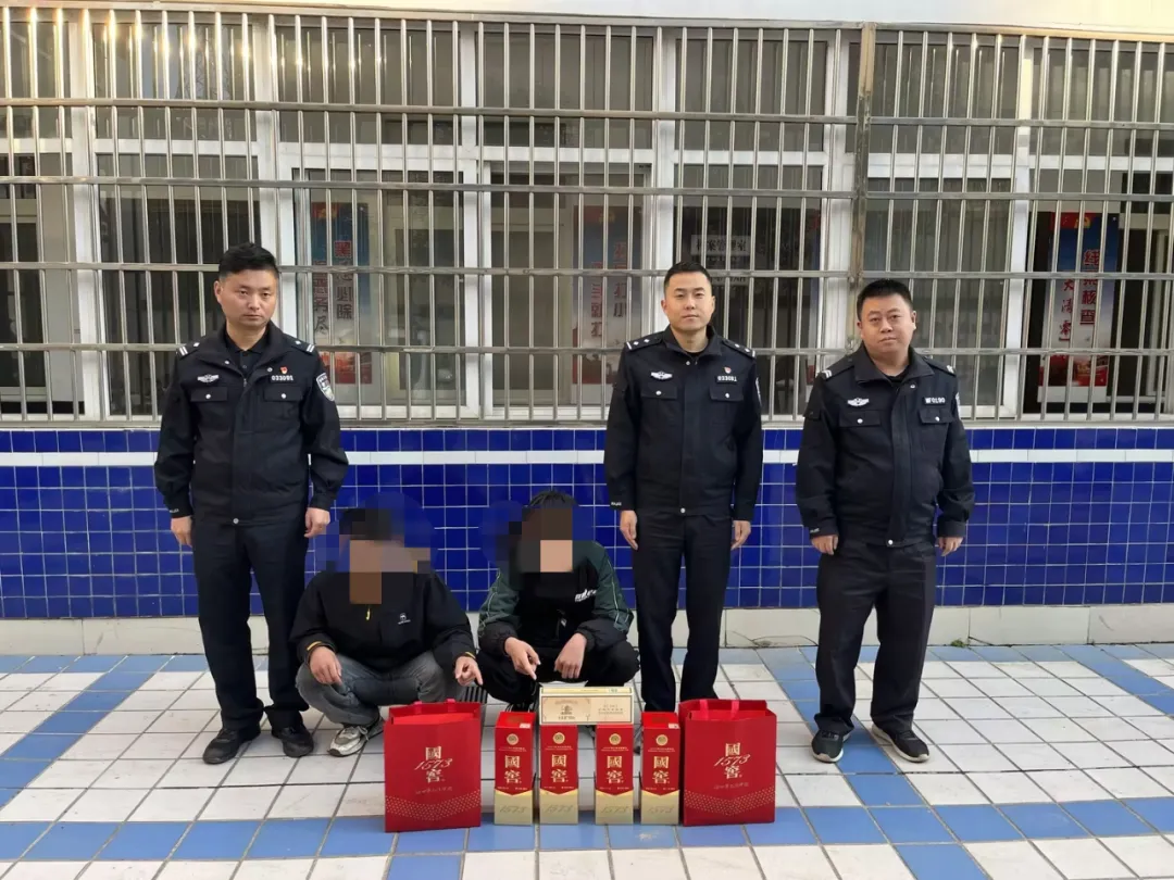 汉中破获一起盗窃车内财物案