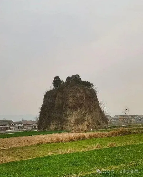 李振峰：仰望宝山