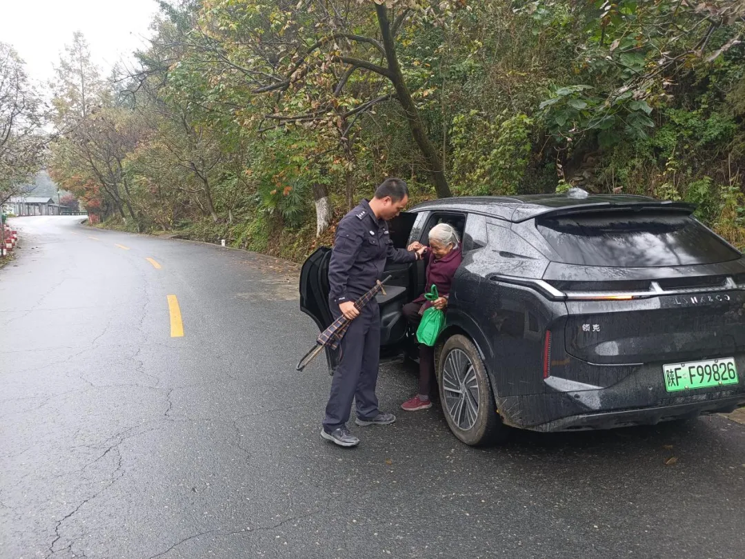 小事暖心护平安，失而复得笑开颜