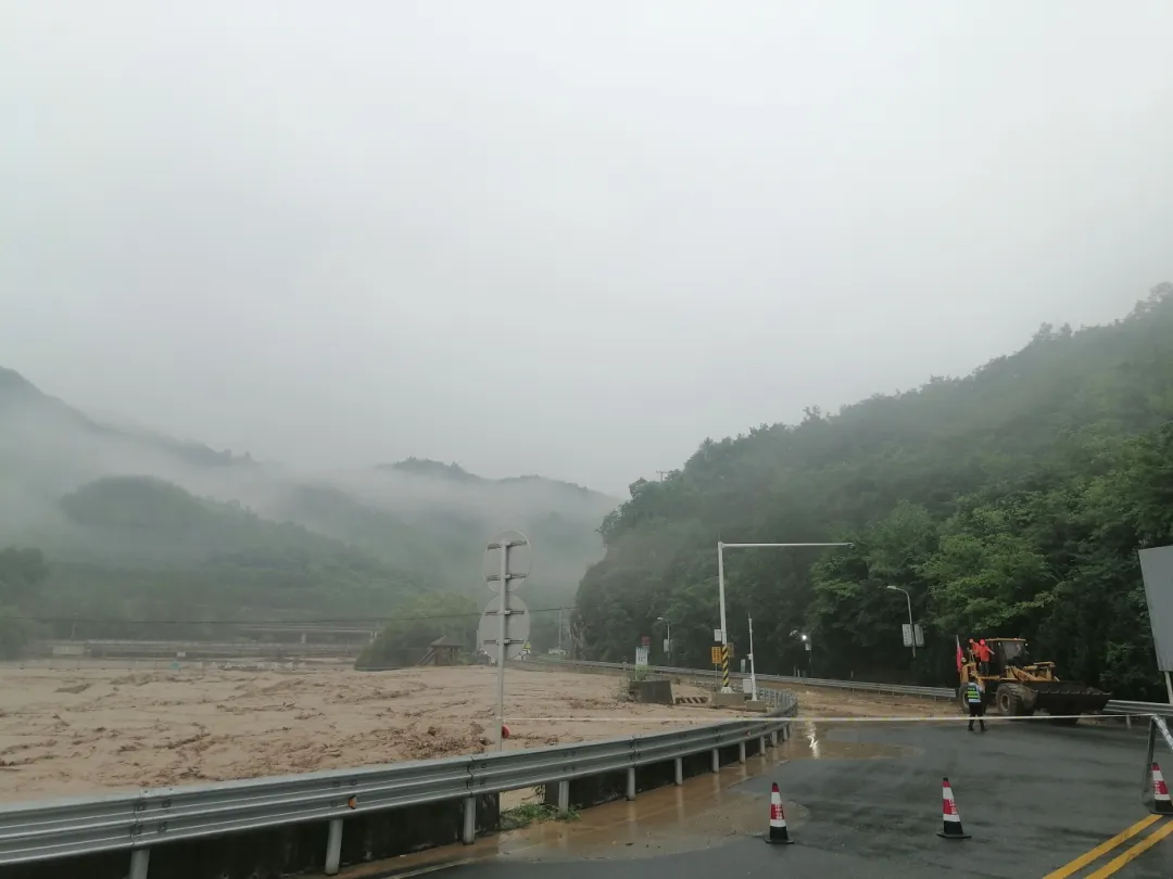 汉中撤离7349户17513人，多条道路交通管制