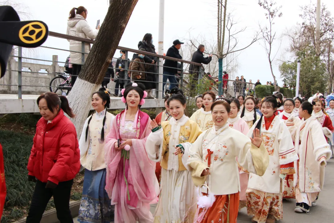 我们的节日·欢乐中国年丨西乡：汉服巡游！太！惊！艳！