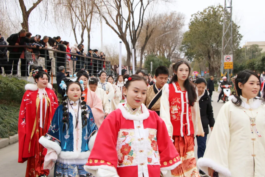 我们的节日·欢乐中国年丨西乡：汉服巡游！太！惊！艳！