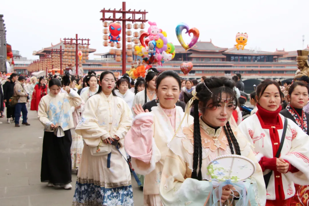 我们的节日·欢乐中国年丨西乡：汉服巡游！太！惊！艳！