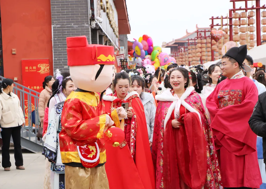 我们的节日·欢乐中国年丨西乡：汉服巡游！太！惊！艳！