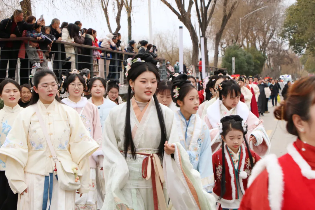 我们的节日·欢乐中国年丨西乡：汉服巡游！太！惊！艳！